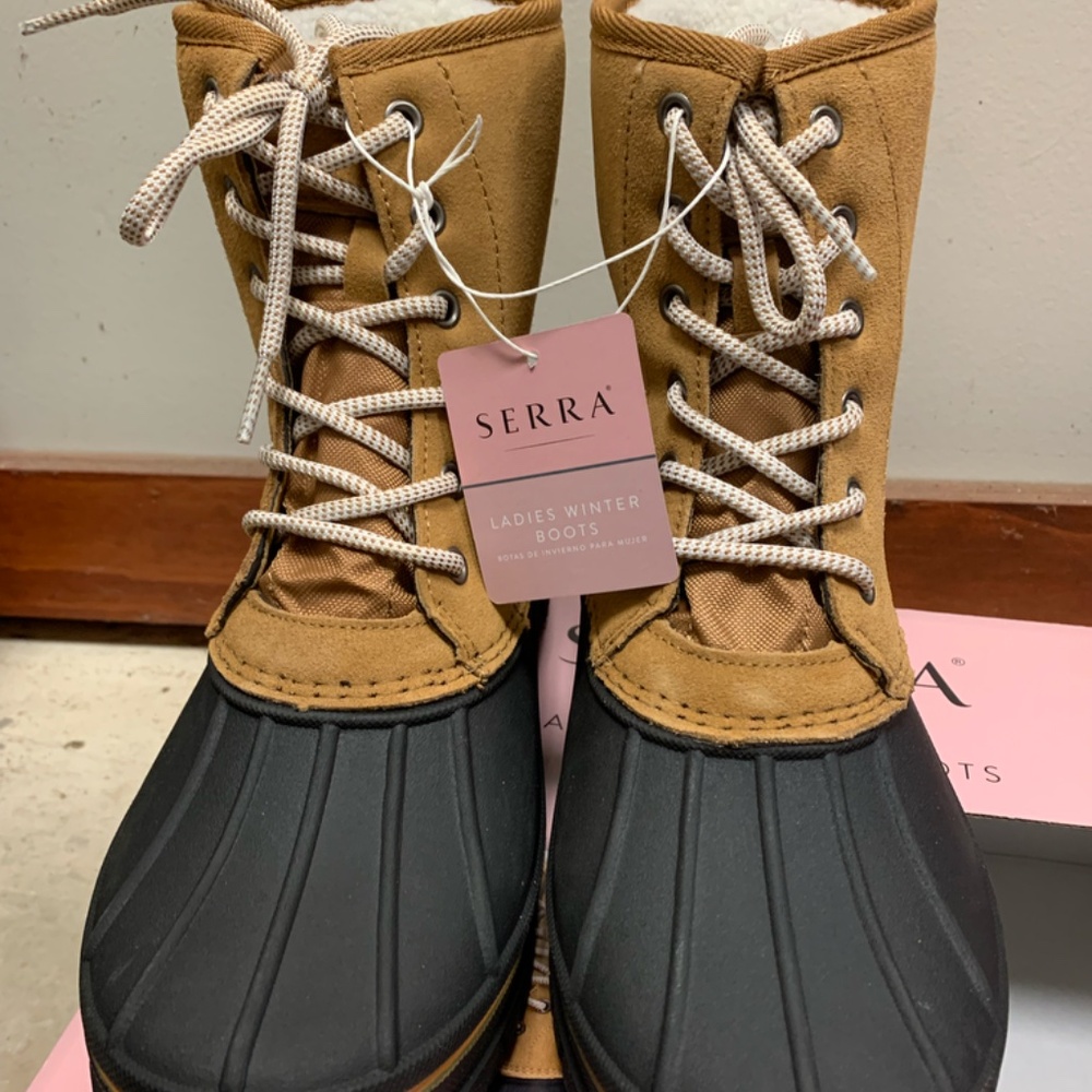 NIB  SERRA Ladies' Winter Boots (Brown & Black) SUPER CUTE :)